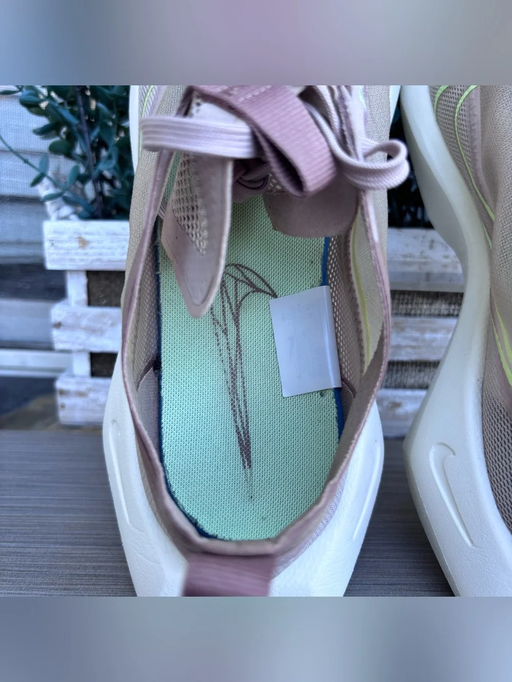 Nike Women's Vista Lite Fossil Stone Size 10 US